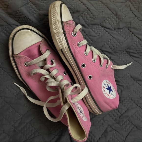 Converse Kids Pink Sneakers size 2.5 girls - Picture 1 of 4